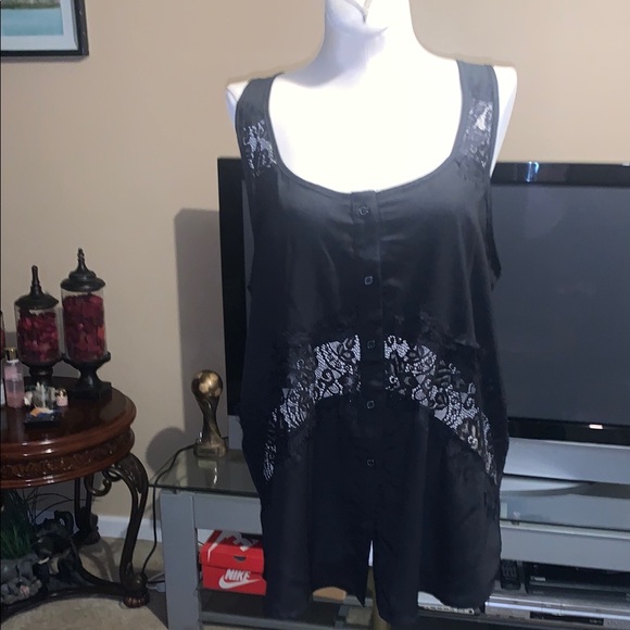 Elegant Black Lace Women's Top - Picture 1 of 2